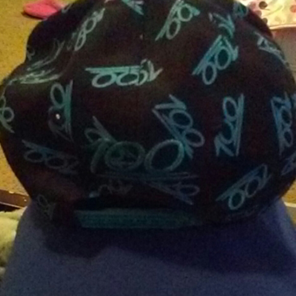 Snapback hat - Picture 2 of 2